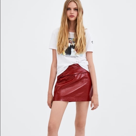 Patent leather mini skirt - Picture 2 of 4